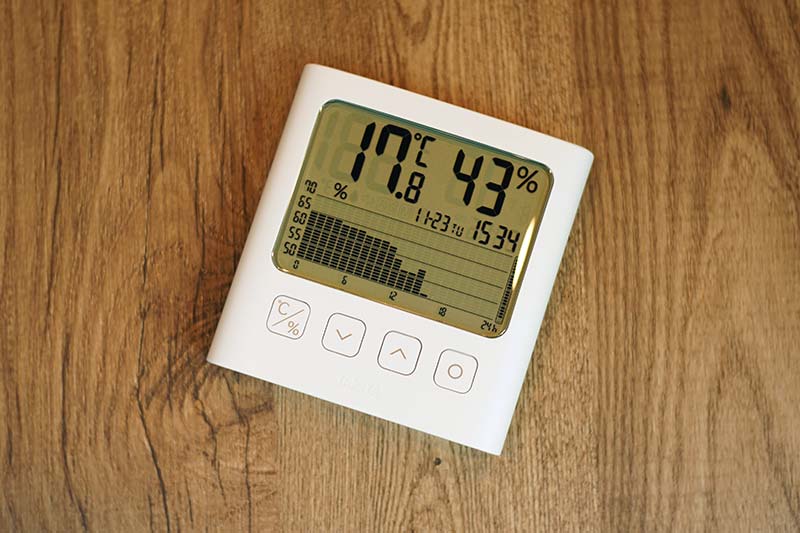 タニタ グラフ付きデジタル温湿度計 TT-580